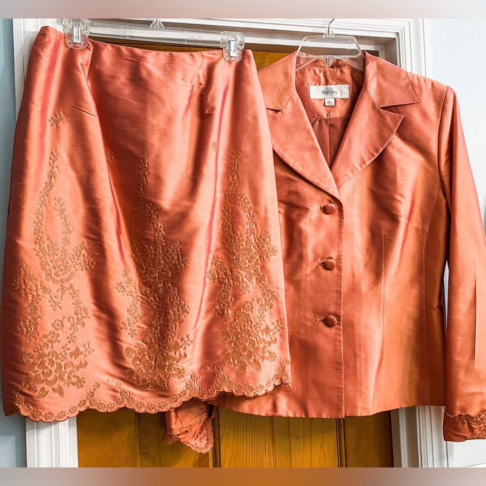 Oleg Cassini Stunning Vintage 100% Silk Shantung Peach Suit VINTAGE Size 6